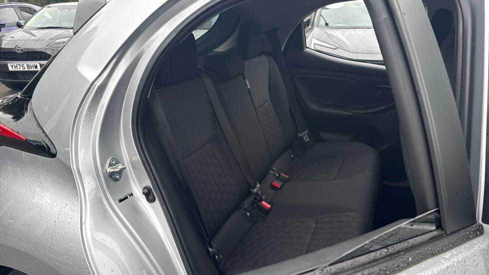 Toyota Yaris 1.5 Hybrid Design 5dr CVT Hybrid Hatchback - Image 60