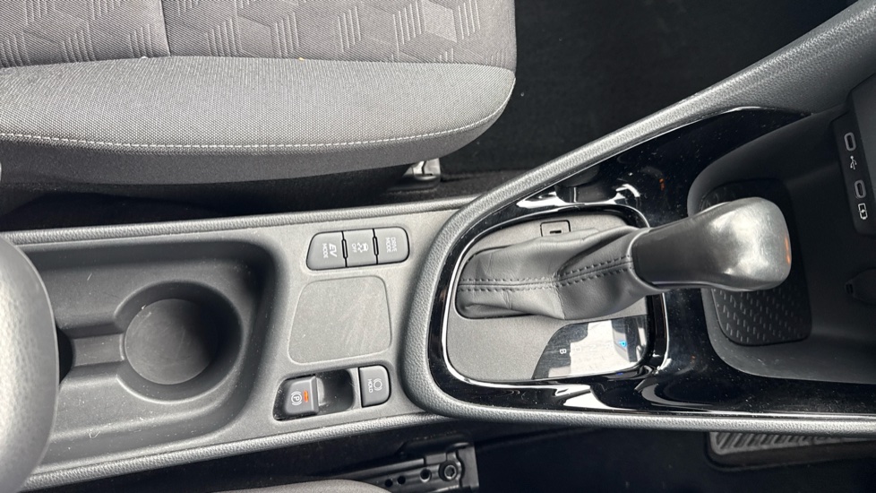 Toyota Yaris 1.5 Hybrid Design 5dr CVT Hybrid Hatchback - Image 65