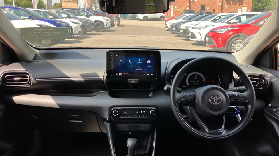 Toyota Yaris 1.5 Hybrid Design 5dr CVT Hybrid Hatchback - Image 6