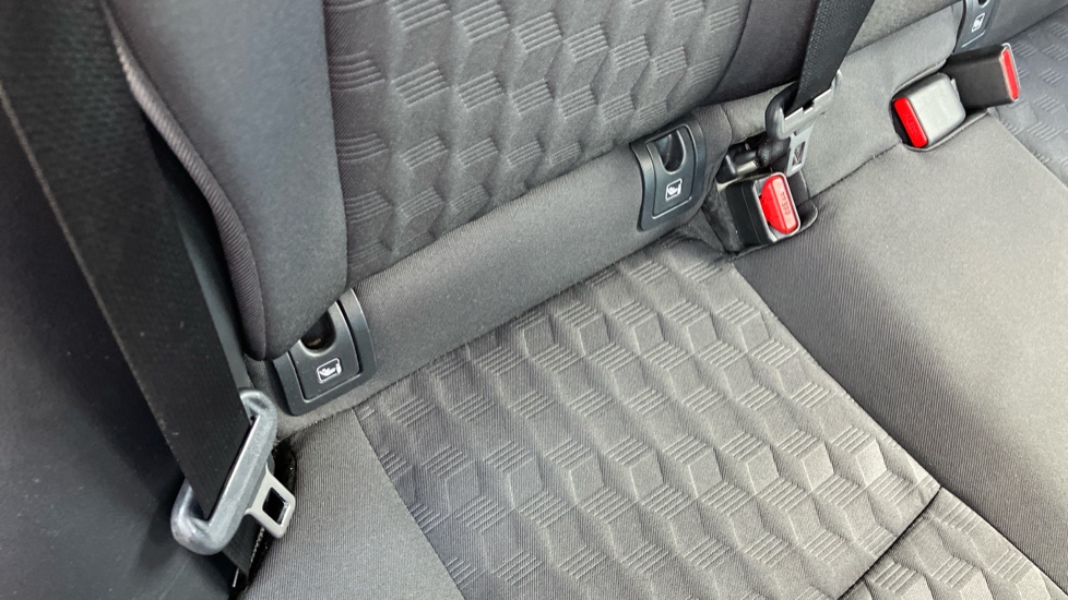 Toyota Yaris 1.5 Hybrid Design 5dr CVT Hybrid Hatchback - Image 14