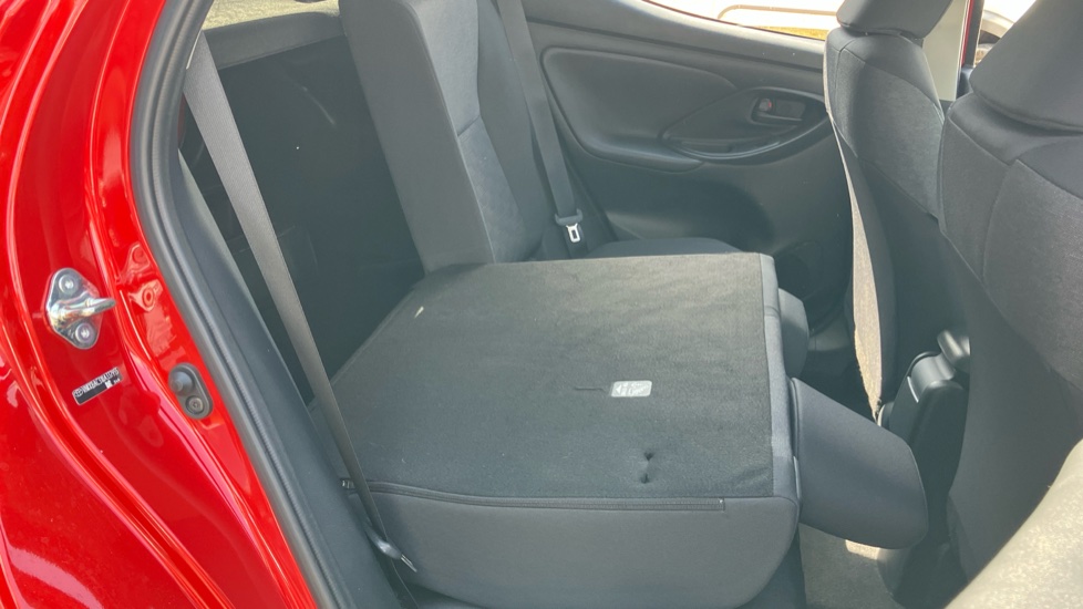 Toyota Yaris 1.5 Hybrid Design 5dr CVT Hybrid Hatchback - Image 18