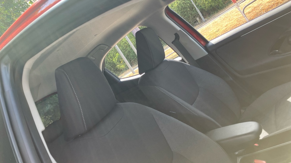Toyota Yaris 1.5 Hybrid Design 5dr CVT Hybrid Hatchback - Image 19