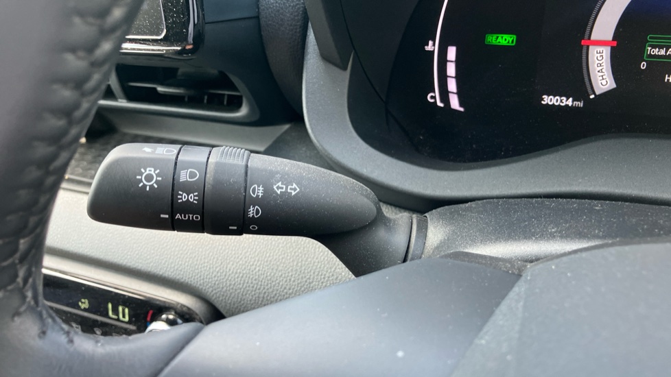 Toyota Yaris 1.5 Hybrid Design 5dr CVT Hybrid Hatchback - Image 35