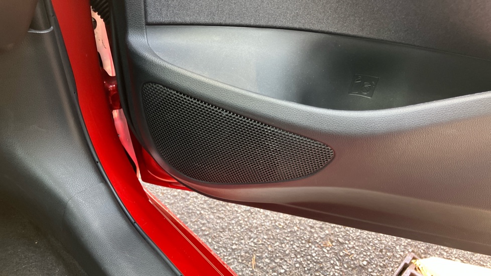 Toyota Yaris 1.5 Hybrid Design 5dr CVT Hybrid Hatchback - Image 40