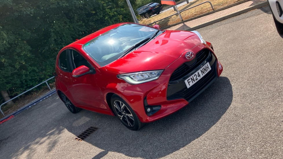 Toyota Yaris 1.5 Hybrid Design 5dr CVT Hybrid Hatchback - Image 50