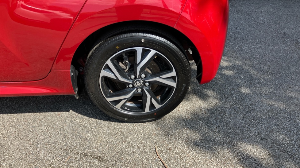 Toyota Yaris 1.5 Hybrid Design 5dr CVT Hybrid Hatchback - Image 56