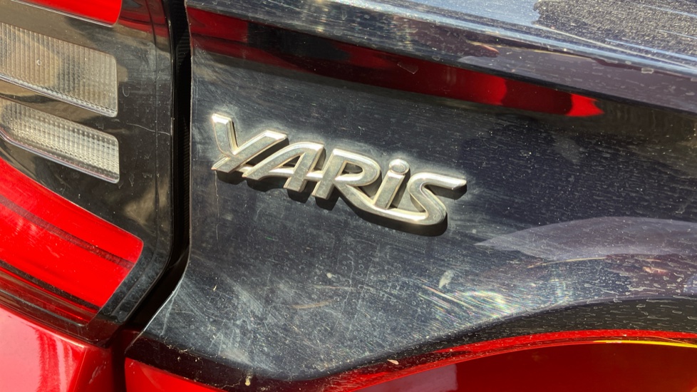 Toyota Yaris 1.5 Hybrid Design 5dr CVT Hybrid Hatchback - Image 57