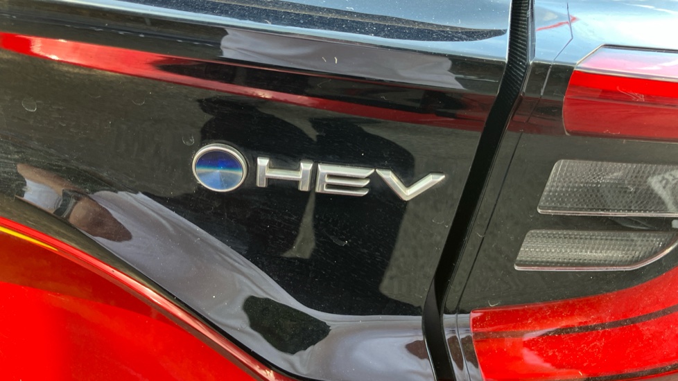 Toyota Yaris 1.5 Hybrid Design 5dr CVT Hybrid Hatchback - Image 58