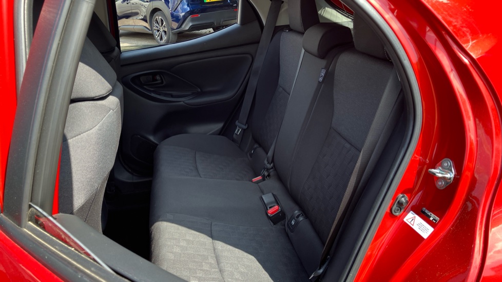 Toyota Yaris 1.5 Hybrid Design 5dr CVT Hybrid Hatchback - Image 62