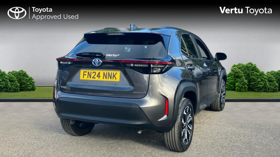 Toyota Yaris Cross 1.5 Hybrid Design 5dr CVT Hybrid Estate - Image 2