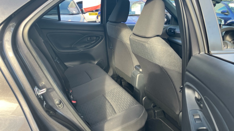 Toyota Yaris Cross 1.5 Hybrid Design 5dr CVT Hybrid Estate - Image 8