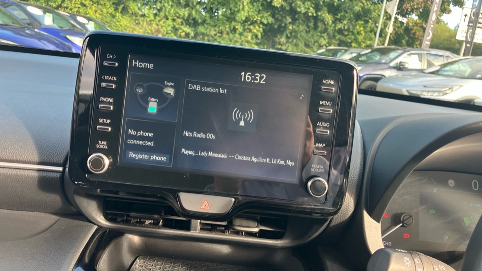 Toyota Yaris Cross 1.5 Hybrid Design 5dr CVT Hybrid Estate - Image 9