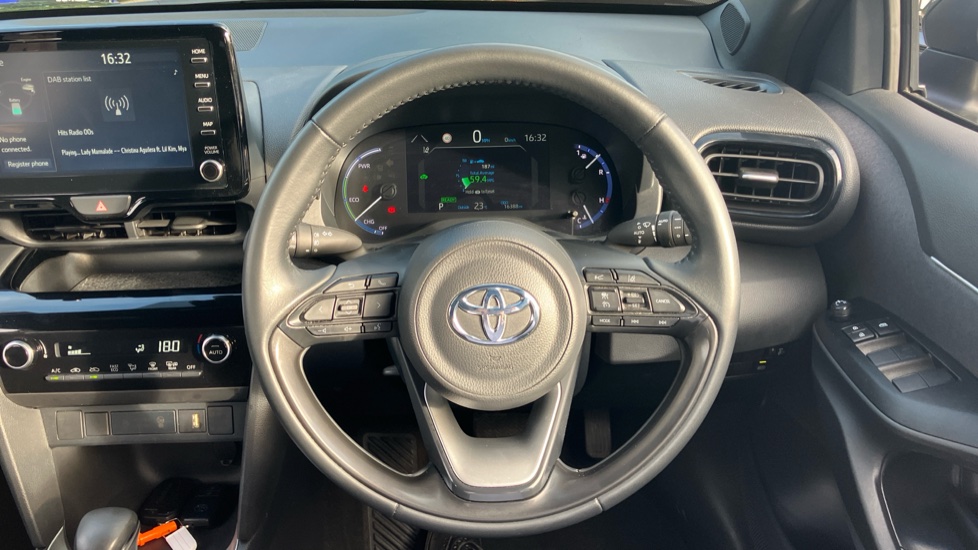 Toyota Yaris Cross 1.5 Hybrid Design 5dr CVT Hybrid Estate - Image 10