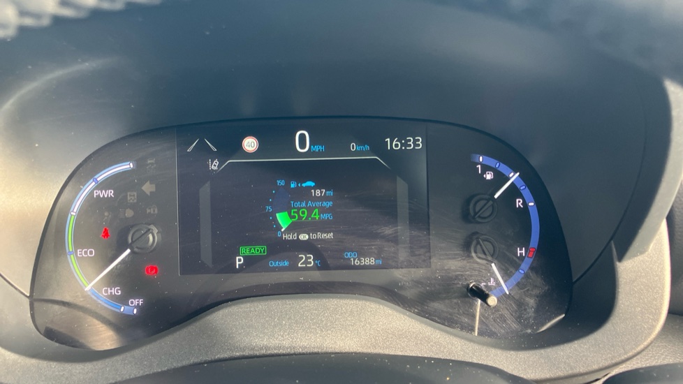 Toyota Yaris Cross 1.5 Hybrid Design 5dr CVT Hybrid Estate - Image 11