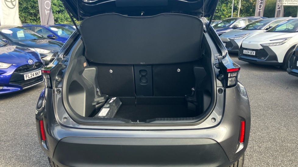 Toyota Yaris Cross 1.5 Hybrid Design 5dr CVT Hybrid Estate - Image 13
