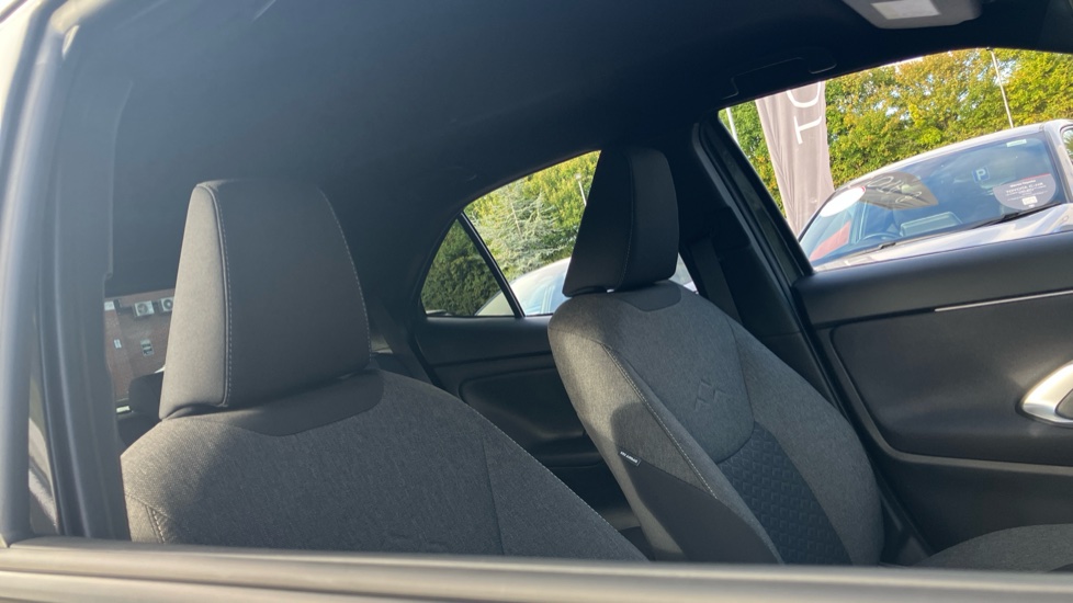 Toyota Yaris Cross 1.5 Hybrid Design 5dr CVT Hybrid Estate - Image 19
