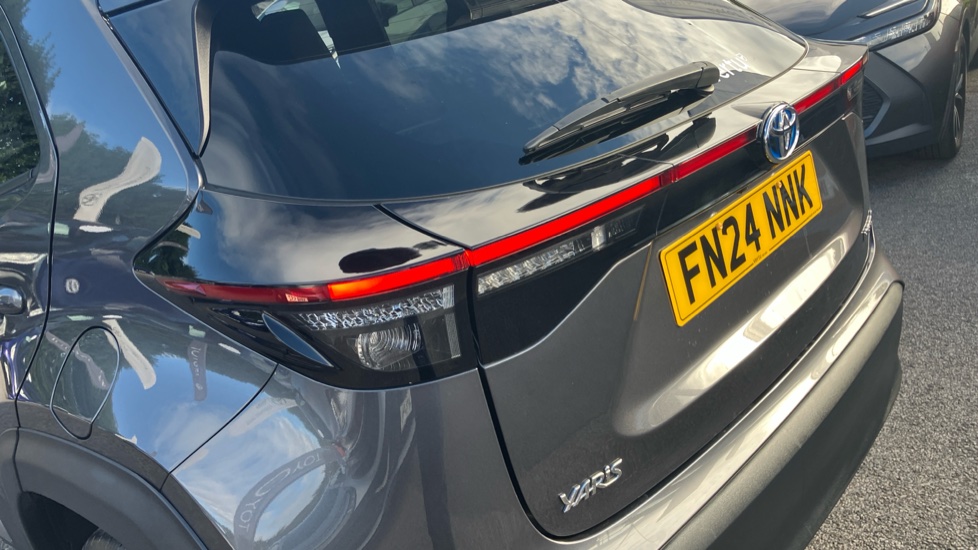 Toyota Yaris Cross 1.5 Hybrid Design 5dr CVT Hybrid Estate - Image 21
