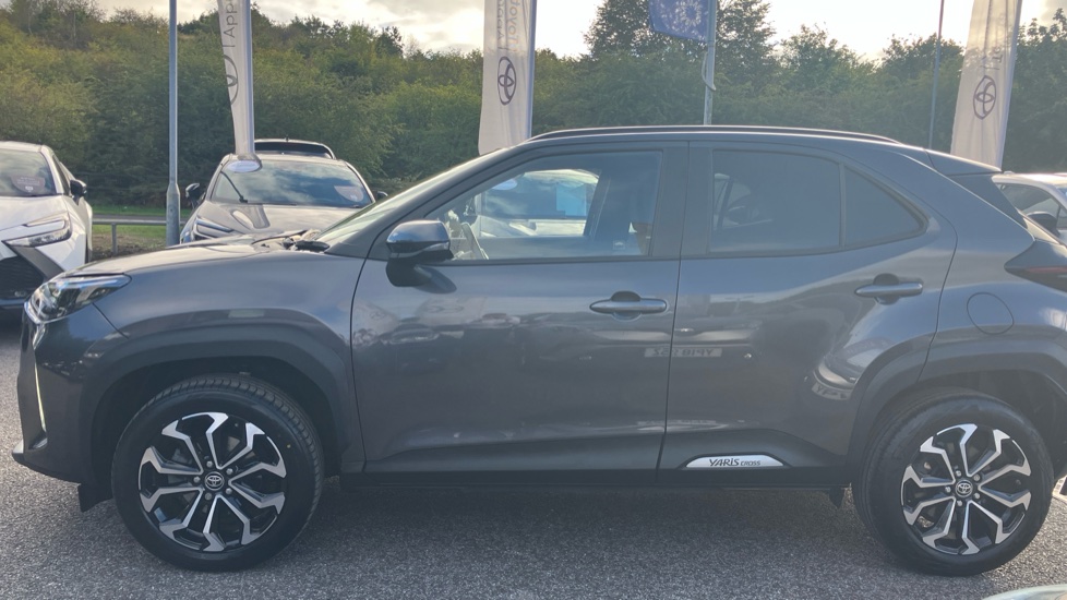 Toyota Yaris Cross 1.5 Hybrid Design 5dr CVT Hybrid Estate - Image 24