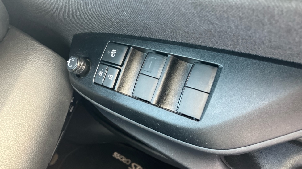 Toyota Yaris Cross 1.5 Hybrid Design 5dr CVT Hybrid Estate - Image 33