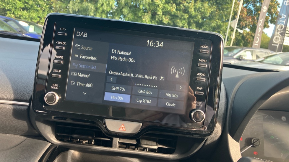 Toyota Yaris Cross 1.5 Hybrid Design 5dr CVT Hybrid Estate - Image 48