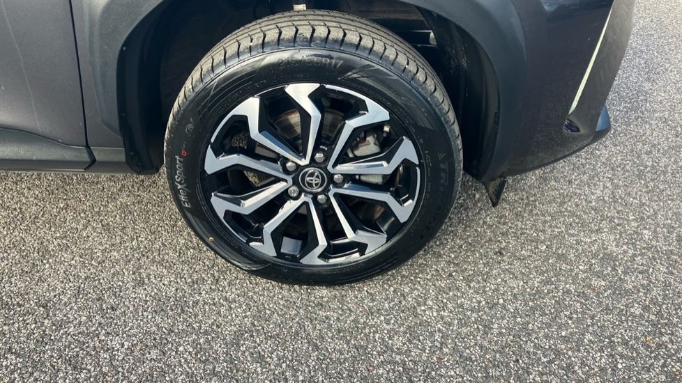 Toyota Yaris Cross 1.5 Hybrid Design 5dr CVT Hybrid Estate - Image 54