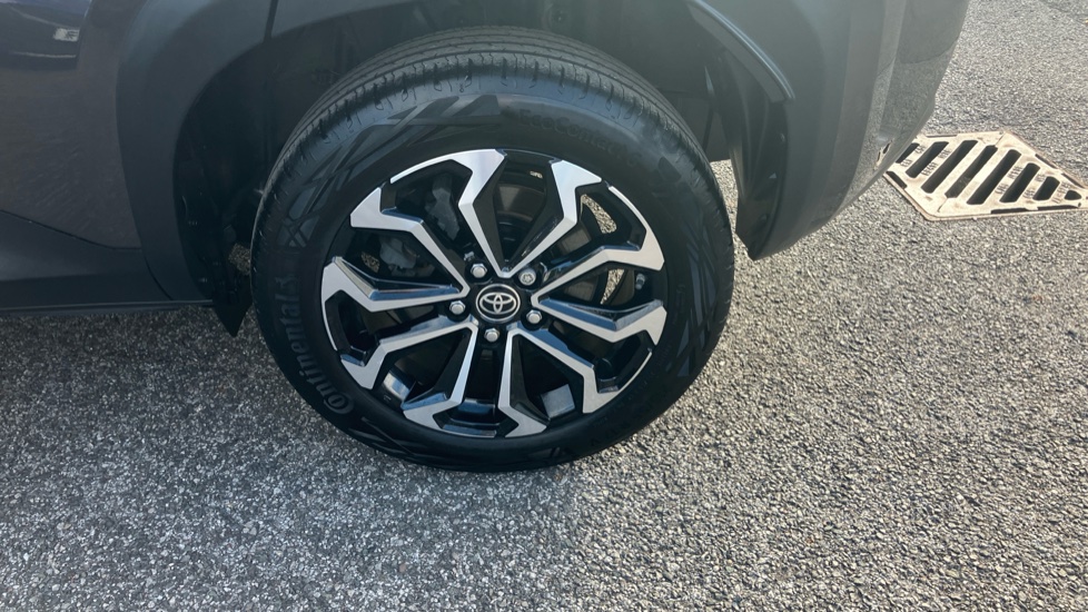 Toyota Yaris Cross 1.5 Hybrid Design 5dr CVT Hybrid Estate - Image 56