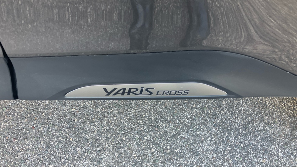 Toyota Yaris Cross 1.5 Hybrid Design 5dr CVT Hybrid Estate - Image 57