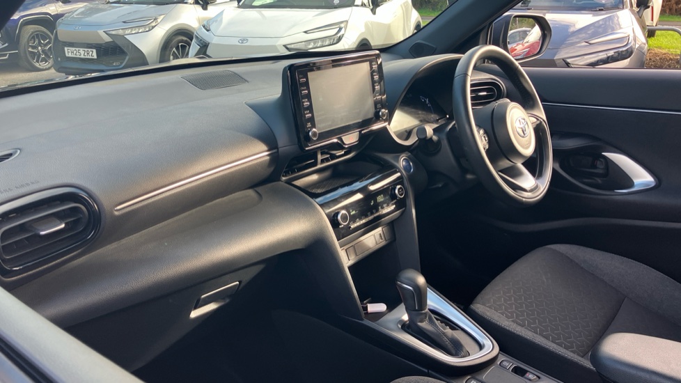 Toyota Yaris Cross 1.5 Hybrid Design 5dr CVT Hybrid Estate - Image 66
