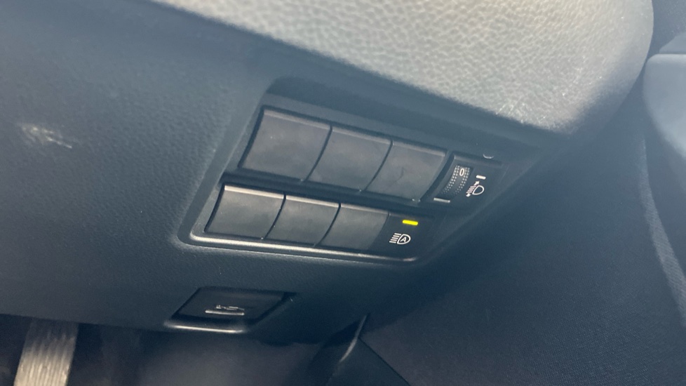 Toyota Yaris Cross 1.5 Hybrid Design 5dr CVT Hybrid Estate - Image 67