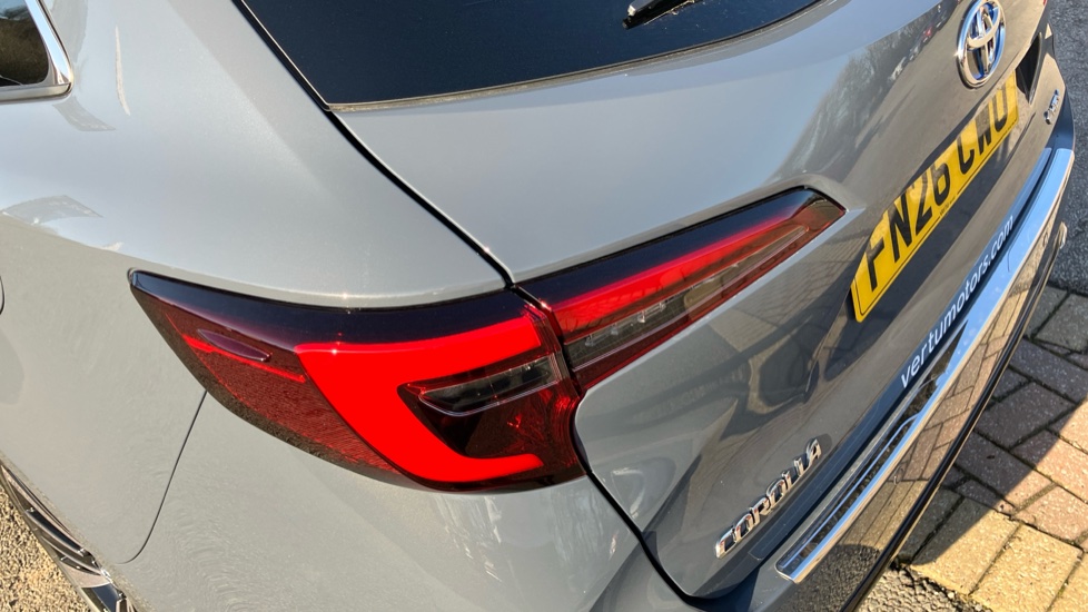 Toyota Corolla 1.8 Hybrid Design 5dr CVT Hybrid Estate - Image 21