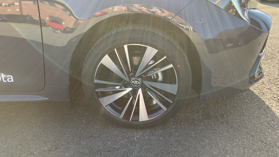 Toyota Corolla 1.8 Hybrid Design 5dr CVT Hybrid Estate - Image 33