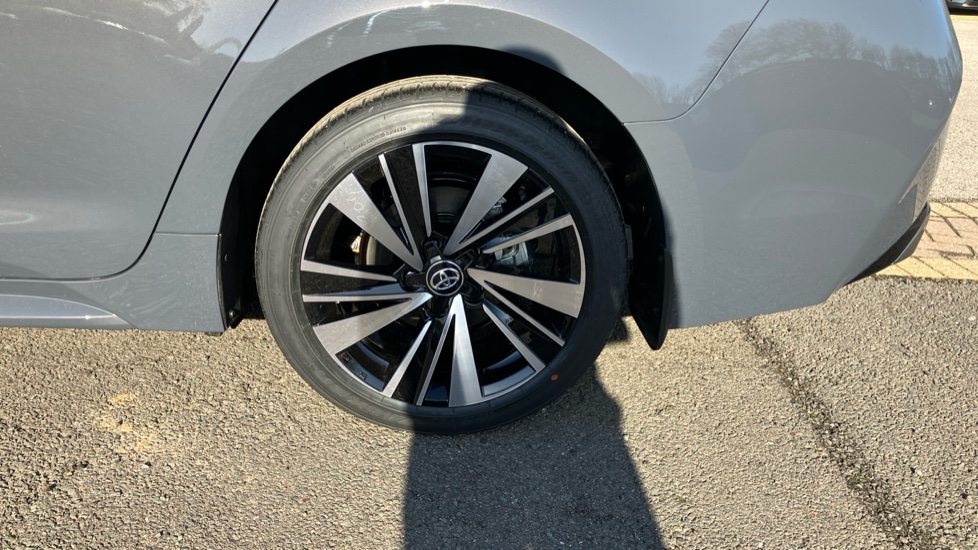 Toyota Corolla 1.8 Hybrid Design 5dr CVT Hybrid Estate - Image 35