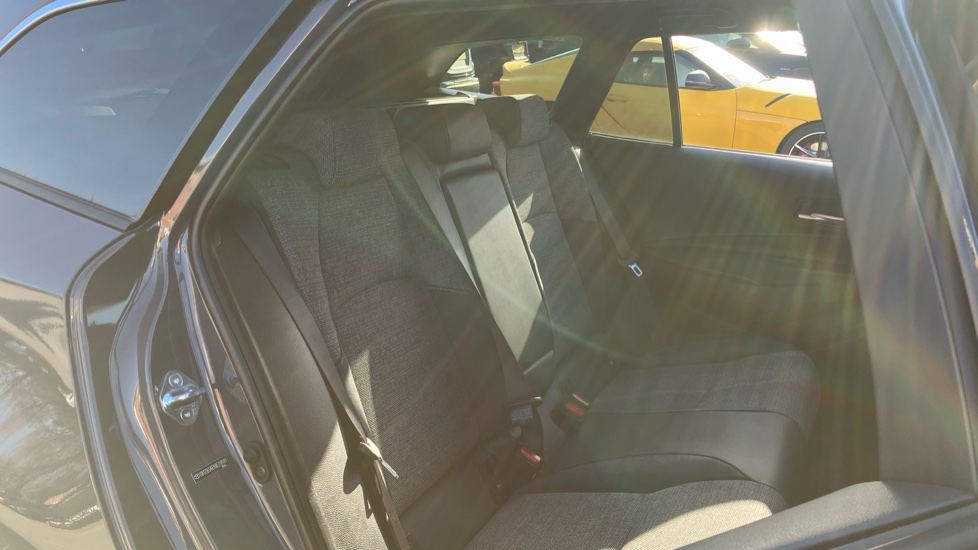 Toyota Corolla 1.8 Hybrid Design 5dr CVT Hybrid Estate - Image 41