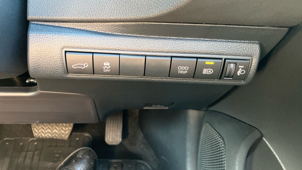 Toyota Corolla 1.8 Hybrid Design 5dr CVT Hybrid Estate - Image 49