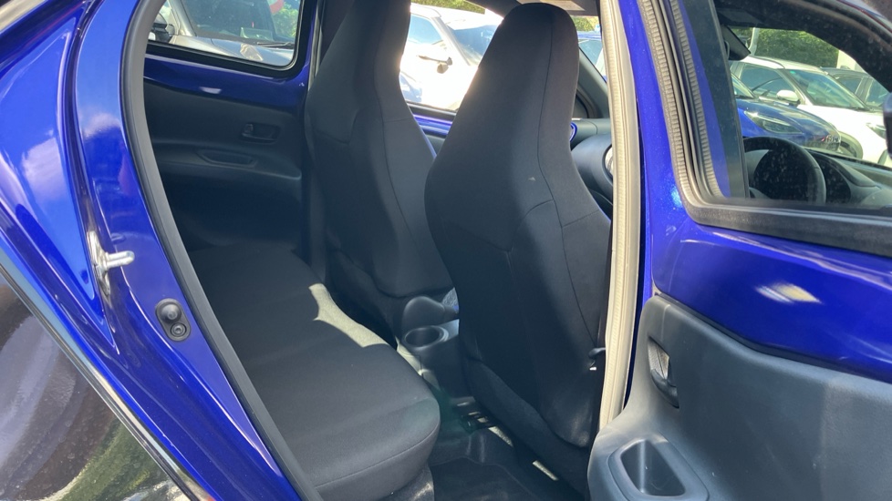 Toyota Aygo X 1.0 VVT-i Edge 5dr Petrol Hatchback - Image 8