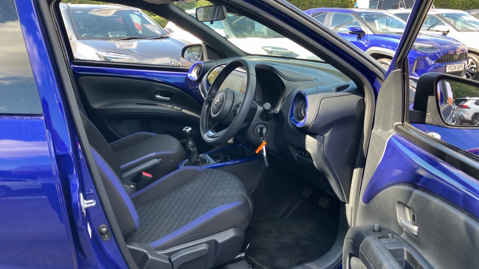 Toyota Aygo X 1.0 VVT-i Edge 5dr Petrol Hatchback - Image 12