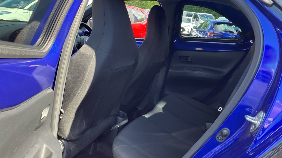 Toyota Aygo X 1.0 VVT-i Edge 5dr Petrol Hatchback - Image 15