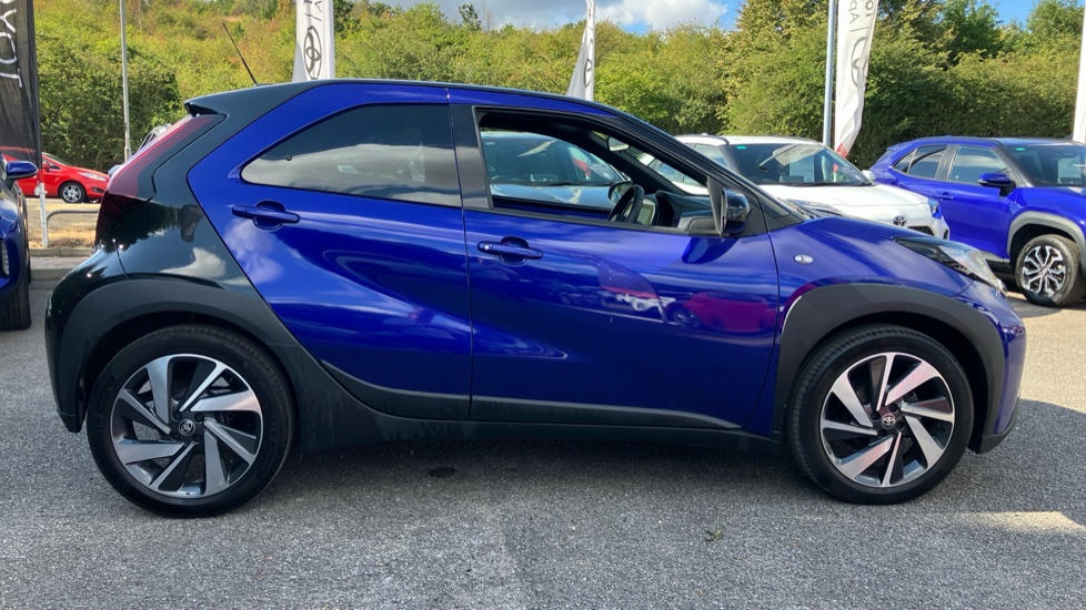 Toyota Aygo X 1.0 VVT-i Edge 5dr Petrol Hatchback - Image 23