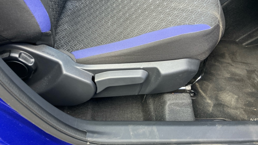 Toyota Aygo X 1.0 VVT-i Edge 5dr Petrol Hatchback - Image 30