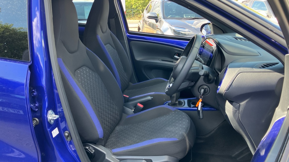 Toyota Aygo X 1.0 VVT-i Edge 5dr Petrol Hatchback - Image 56