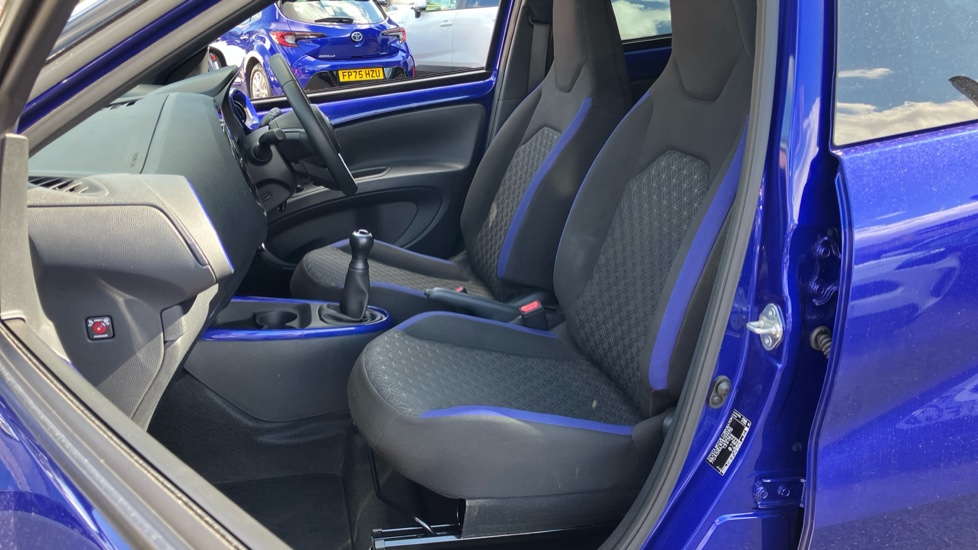 Toyota Aygo X 1.0 VVT-i Edge 5dr Petrol Hatchback - Image 58
