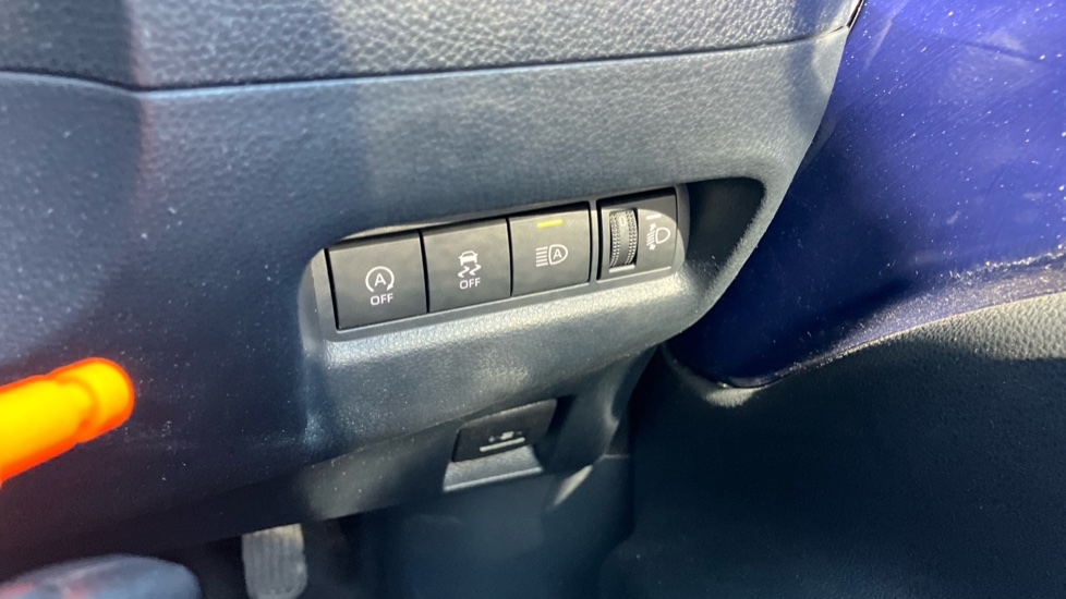 Toyota Aygo X 1.0 VVT-i Edge 5dr Petrol Hatchback - Image 60