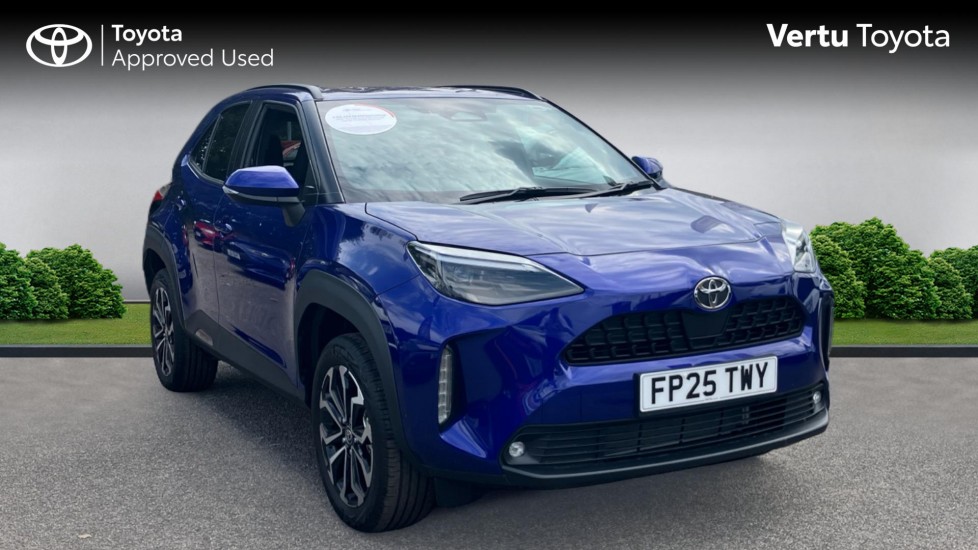 Toyota Yaris Cross 1.5 Hybrid Design 5dr CVT Hybrid Estate - Image 1