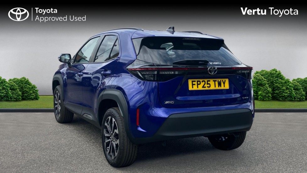 Toyota Yaris Cross 1.5 Hybrid Design 5dr CVT Hybrid Estate - Image 4