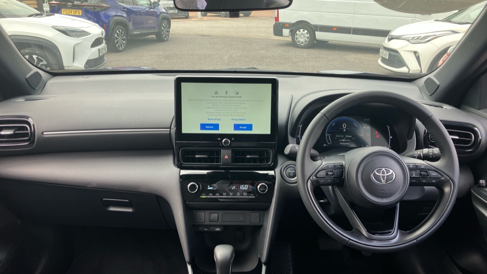 Toyota Yaris Cross 1.5 Hybrid Design 5dr CVT Hybrid Estate - Image 6