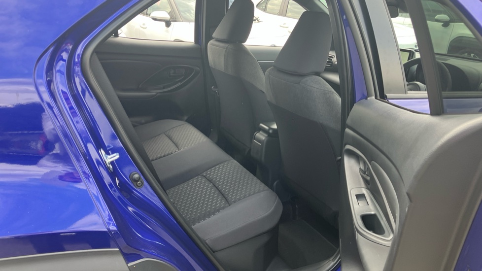 Toyota Yaris Cross 1.5 Hybrid Design 5dr CVT Hybrid Estate - Image 8