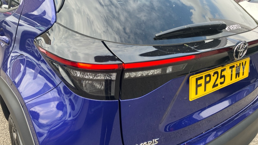 Toyota Yaris Cross 1.5 Hybrid Design 5dr CVT Hybrid Estate - Image 21