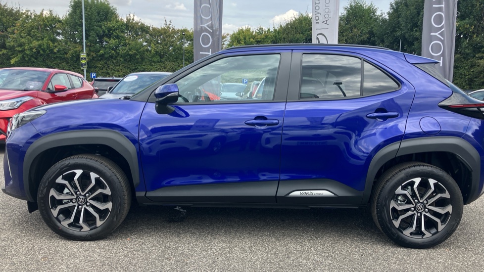 Toyota Yaris Cross 1.5 Hybrid Design 5dr CVT Hybrid Estate - Image 24