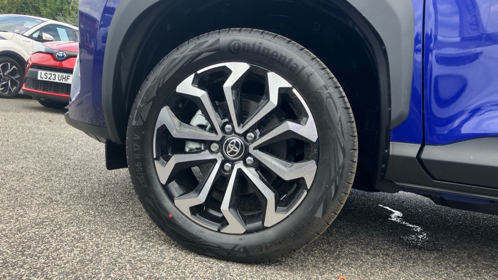 Toyota Yaris Cross 1.5 Hybrid Design 5dr CVT Hybrid Estate - Image 25