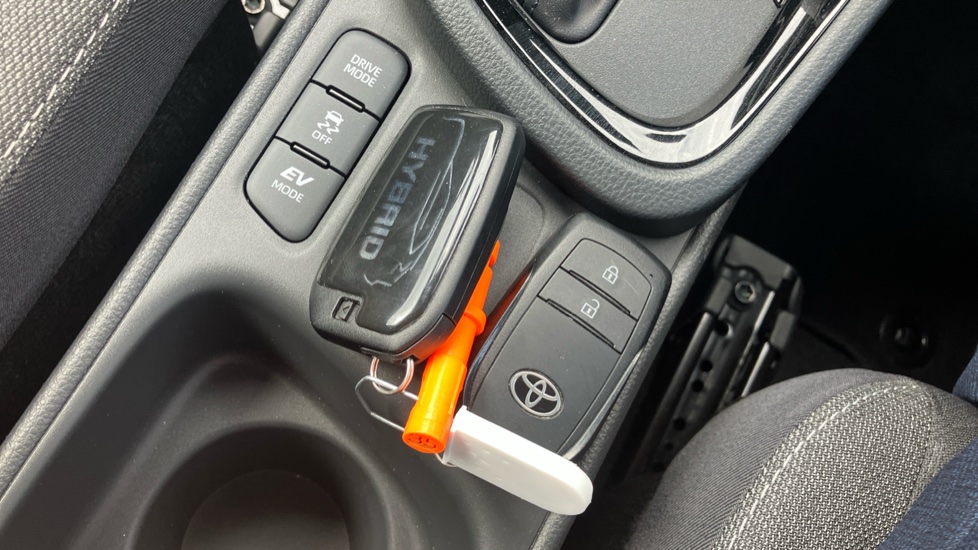 Toyota Yaris Cross 1.5 Hybrid Design 5dr CVT Hybrid Estate - Image 28